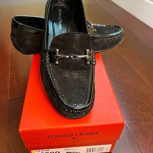 Donald Pliner designer women's Black Loafers Sz 8 - in original box